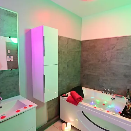A Deux Pas De L'ocean Avec Hammam, Sauna Et Bain A 2 Surprise Garantie *