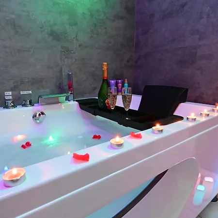 Lejlighed A Deux Pas De L'ocean Avec Hammam, Sauna Et Bain A 2 Surprise Garantie