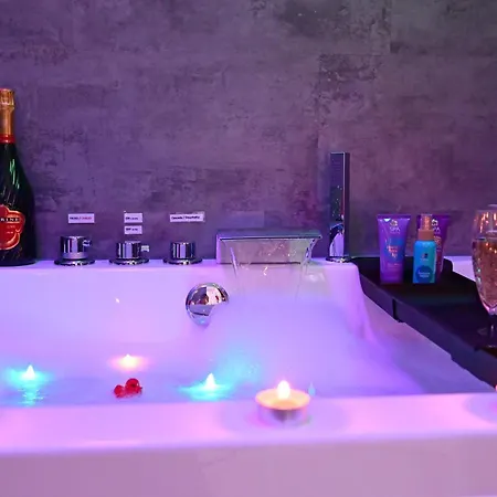 A Deux Pas De L'ocean Avec Hammam, Sauna Et Bain A 2 Surprise Garantie Lejlighed