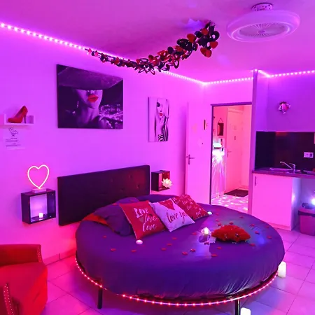 A Deux Pas De L'ocean Avec Hammam, Sauna Et Bain A 2 Surprise Garantie Lejlighed