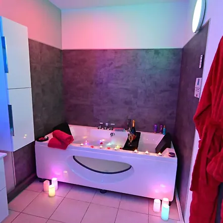 A Deux Pas De L'ocean Avec Hammam, Sauna Et Bain A 2 Surprise Garantie Lejlighed *